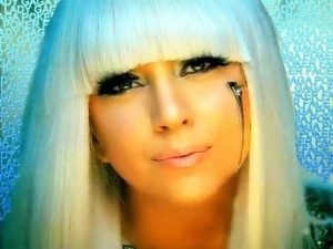 Lady Gaga nimmt teil an online Roulette Herausforderung durch GuruPlay
